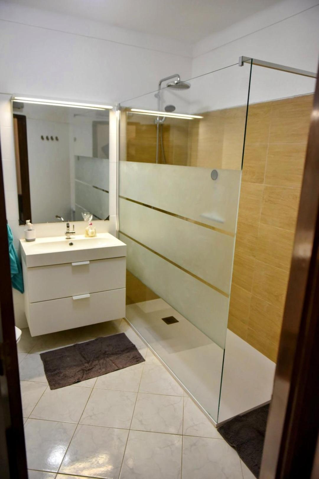 Casa Franki - Stylish&large beach apartment in Algarve Carvoeiro  Bagian luar foto